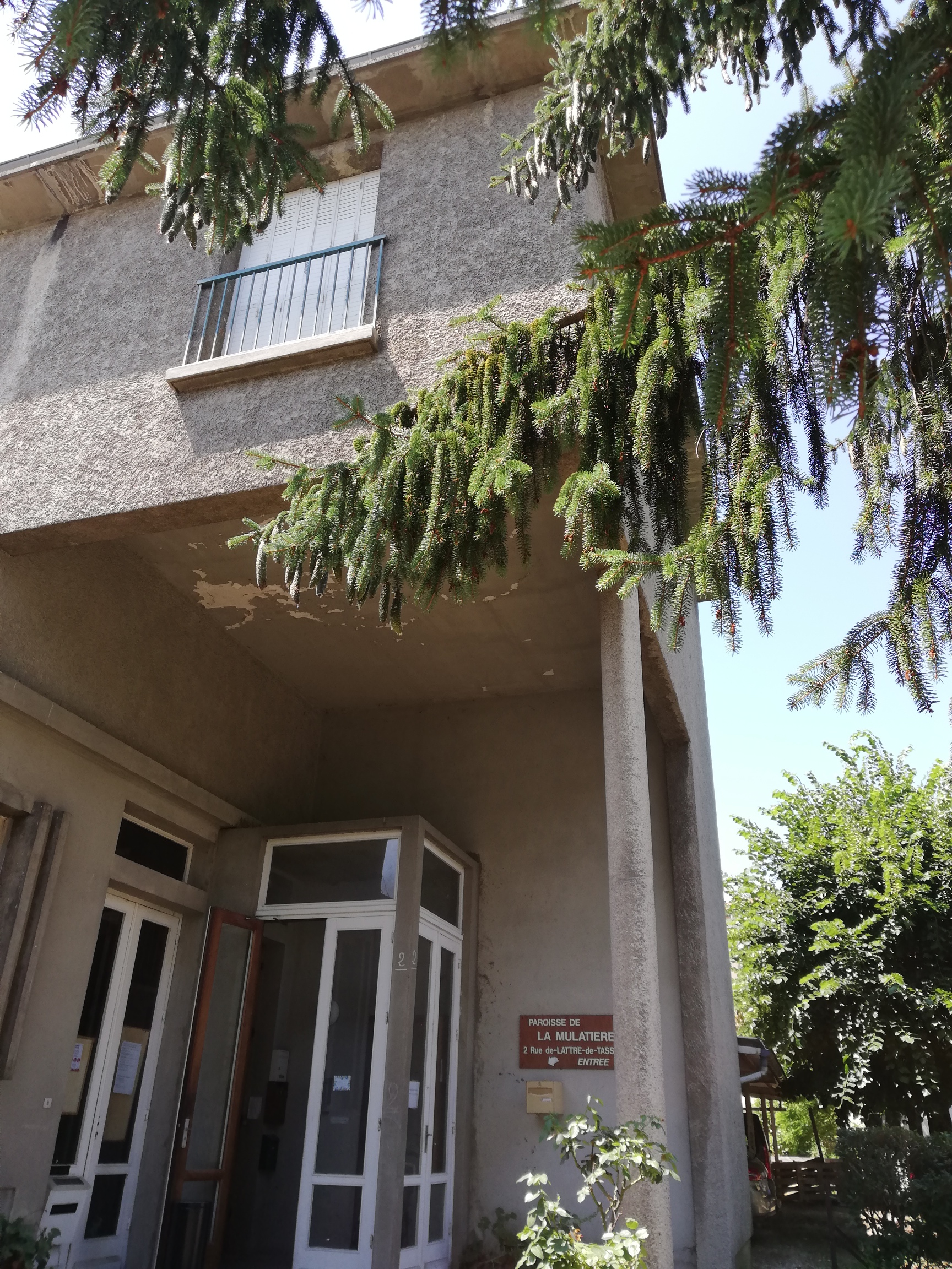 LES MAISONS