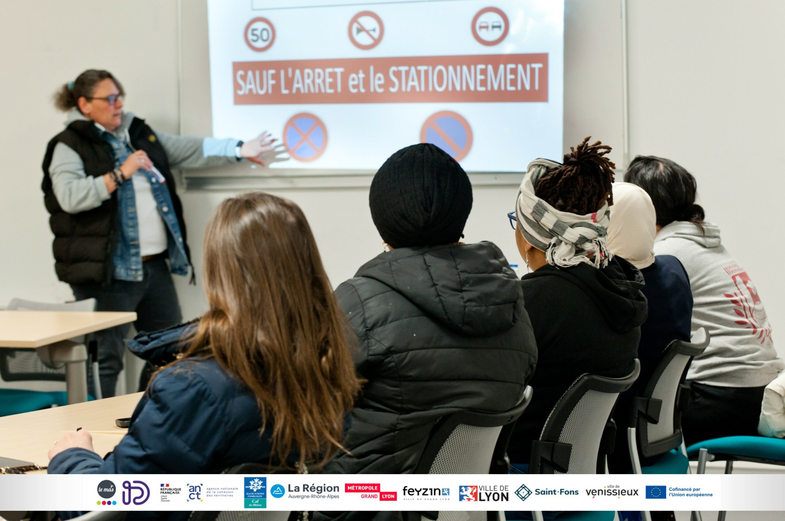 Auto-école sociale : Accéder à l’emploi passe aussi… par le permis de conduire